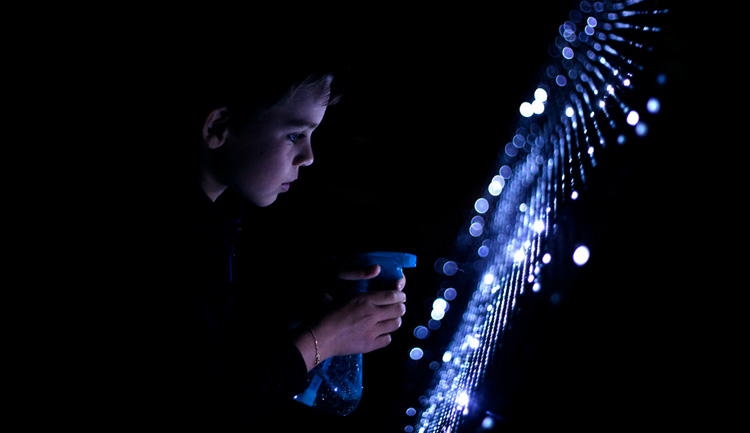 yellowtrace-Water-Light-Graffiti-by-Antonin-Fourneau-13