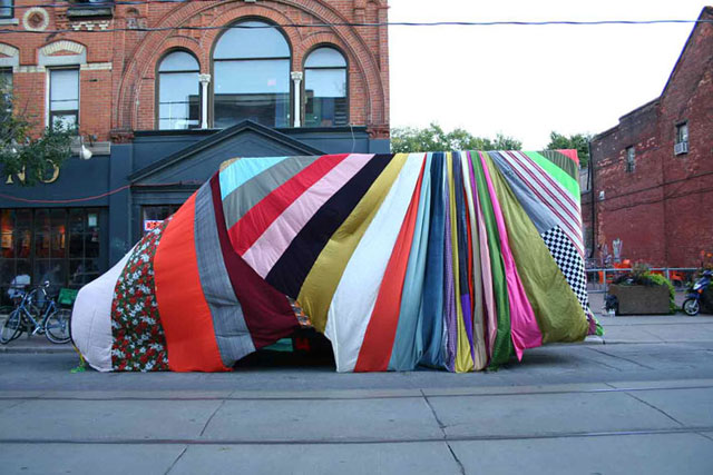 Textile Installations by American artist Amanda Browder, via Yellowtrace. Chromatic Hi Five by Amanda Browder, textile installation, patchwork, pattern, colour