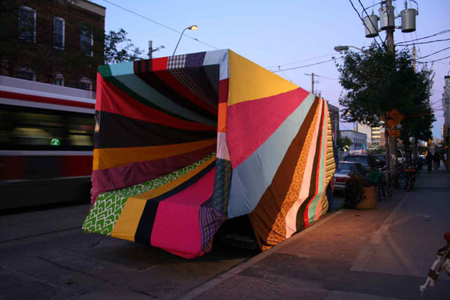 Textile Installations by American artist Amanda Browder, via Yellowtrace. Chromatic Hi Five by Amanda Browder, textile installation, Brooklyn, New York