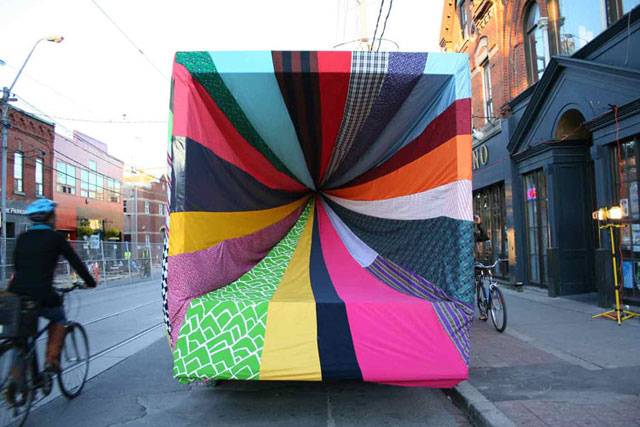Textile Installations by American artist Amanda Browder, via Yellowtrace. Chromatic Hi Five by Amanda Browder, textile installation, art, colour, pattern
