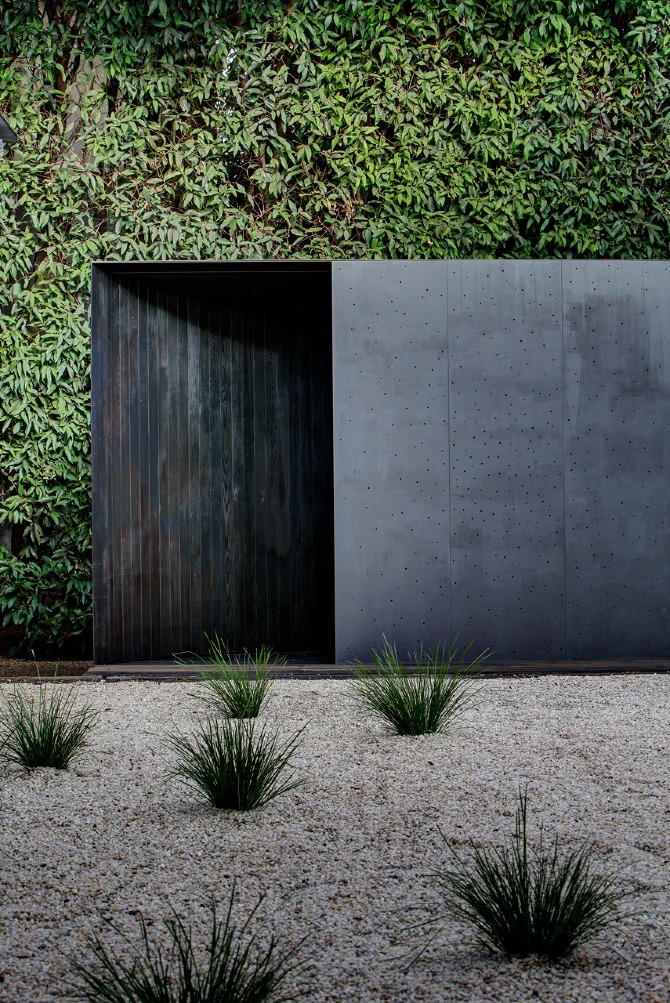 Crescent House by Andrew Burns // Sydney.