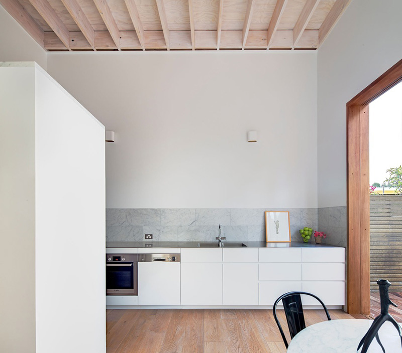 Brisbane Street House by Alexander & Co. Photo by Murray Fredericks // Yellowtrace. Australian Houses Awards Shortlist 2013.