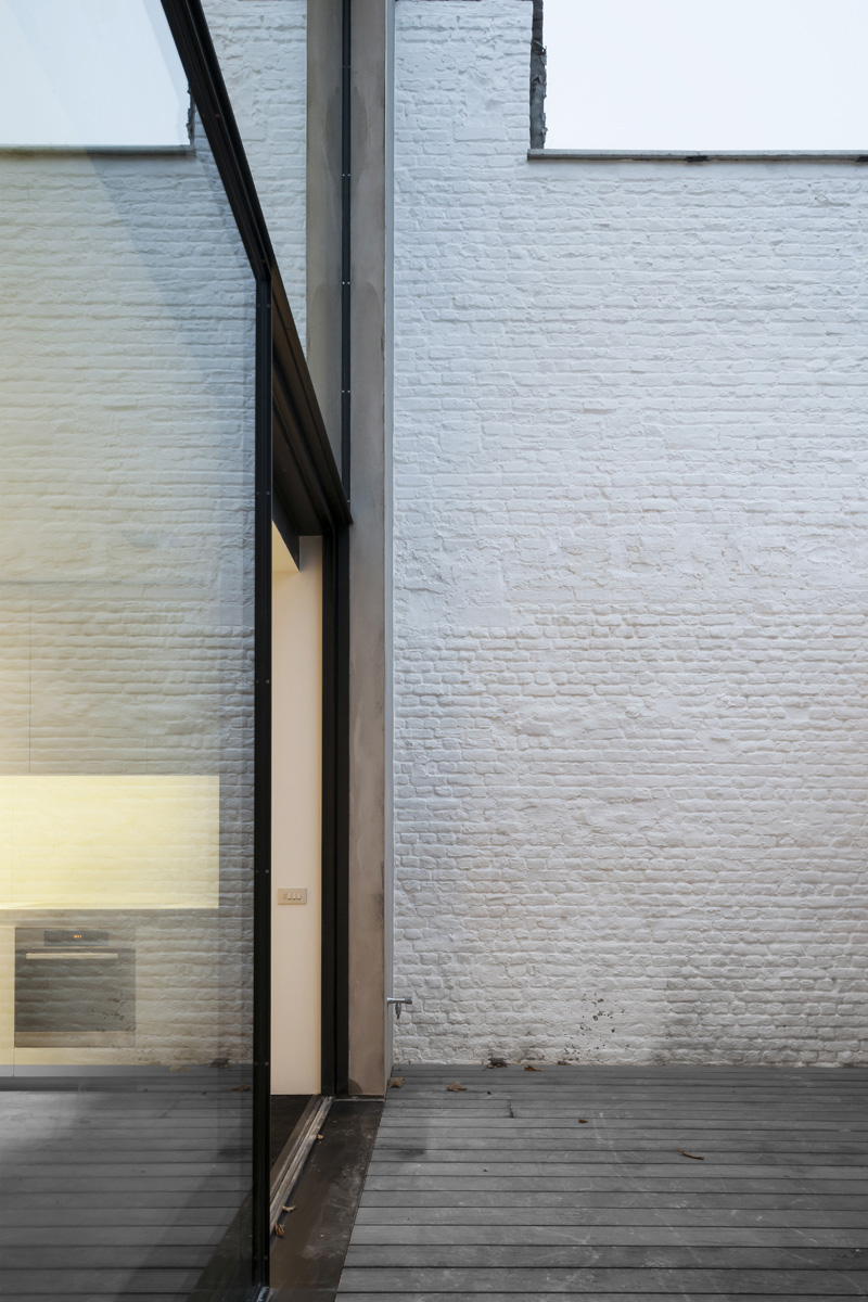 Brussels Loft by Belgian Architect Nicolas Schuybroek | Yellowtrace. Brussels Loft by Belgian Architect Nicolas Schuybroek | Yellowtrace.
