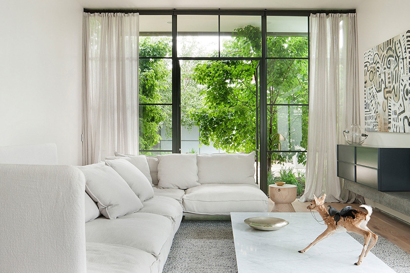Carlton Residence by Hecker Guthrie (selected architectural details and project management by Ridolfi Architects). Photo by Shannon McGrath // Yellowtrace. Australian Houses Shortlist 2013.
