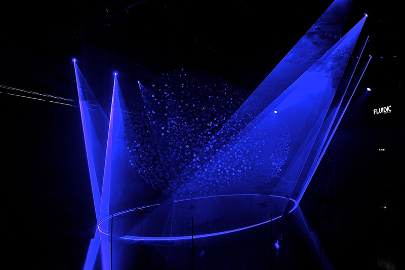 Fluidic - Sculpture In Motion installation by WHITEvoid for Hyundai at Salone del Mobile 2013 | Photo by Nick Hughes for Yellowtrace. Fluidic - Sculpture In Motion installation by WHITEvoid for Hyundai at Salone del Mobile 2013 | Photo by Nick Hughes for Yellowtrace.