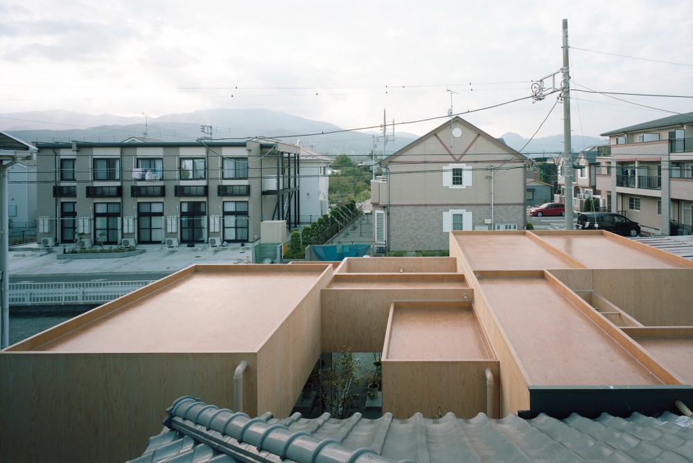 Table Hat by Hiroyuki Shinozaki Architects | Yellowtrace.