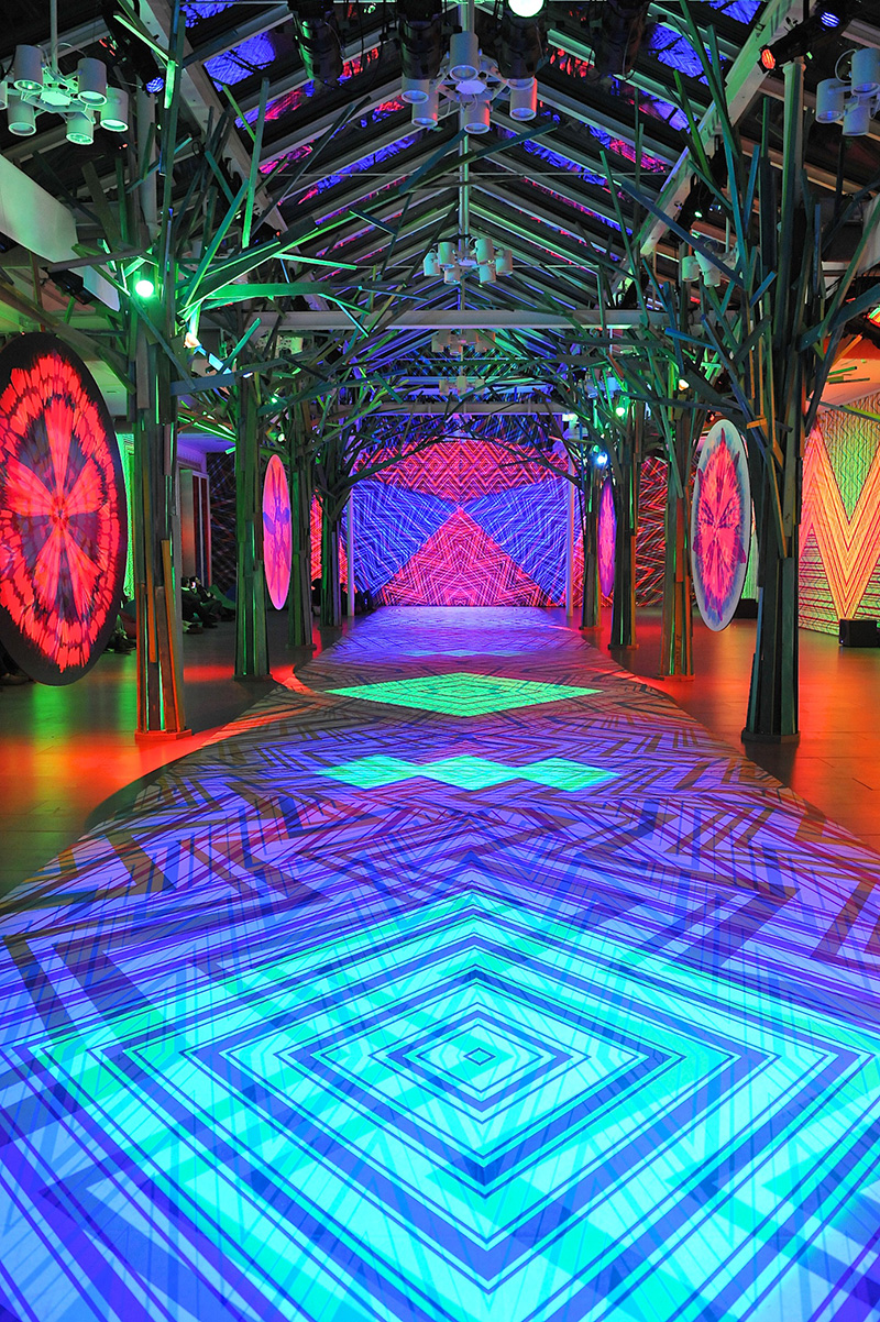 Zigzagging installation by Carnovsky for Missoni during Salone del Mobile 2013 | Photo by Nick Hughes for Yellowtrace. Zigzagging installation by Carnovsky for Missoni during Salone del Mobile 2013 | Photo by Nick Hughes for Yellowtrace.