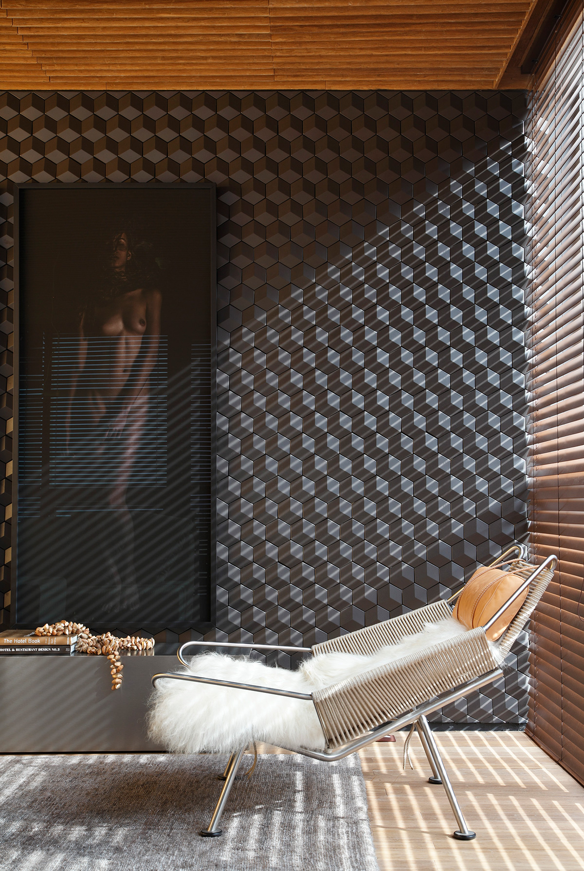 "Hotel Black" temporary installation by Studio Guilherme Torres at MostraBlack 2013 | Yellowtrace.