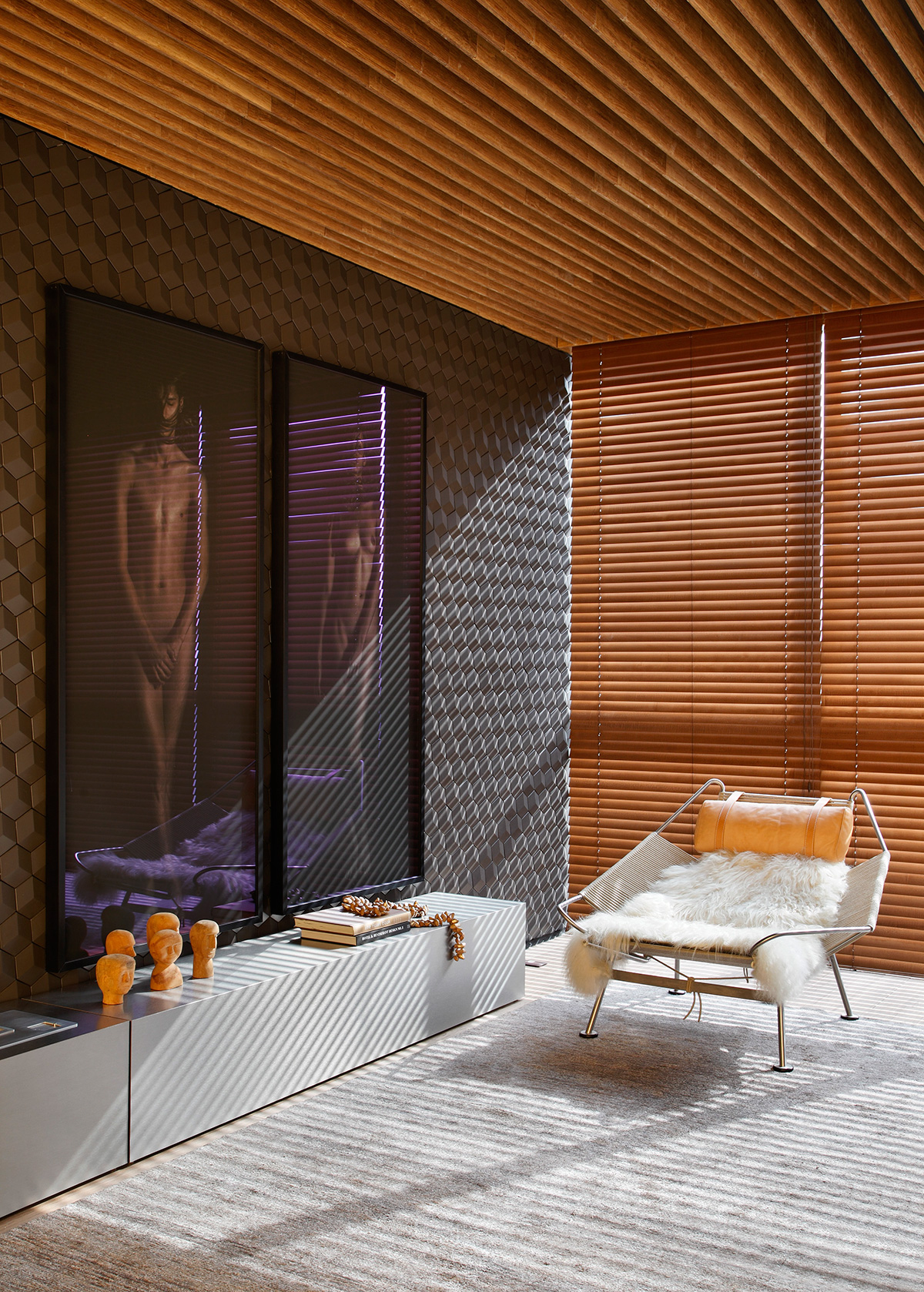"Hotel Black" temporary installation by Studio Guilherme Torres at MostraBlack 2013 | Yellowtrace.