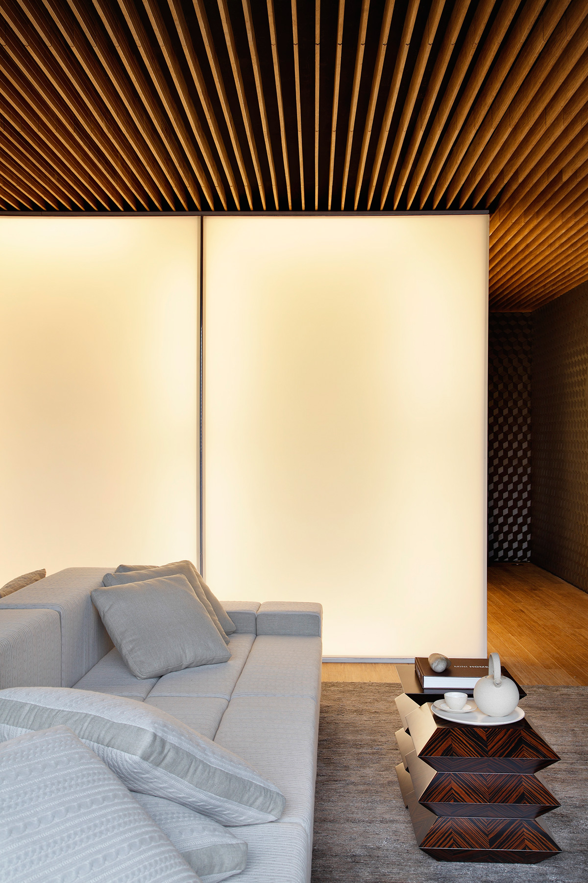 "Hotel Black" temporary installation by Studio Guilherme Torres at MostraBlack 2013 | Yellowtrace.