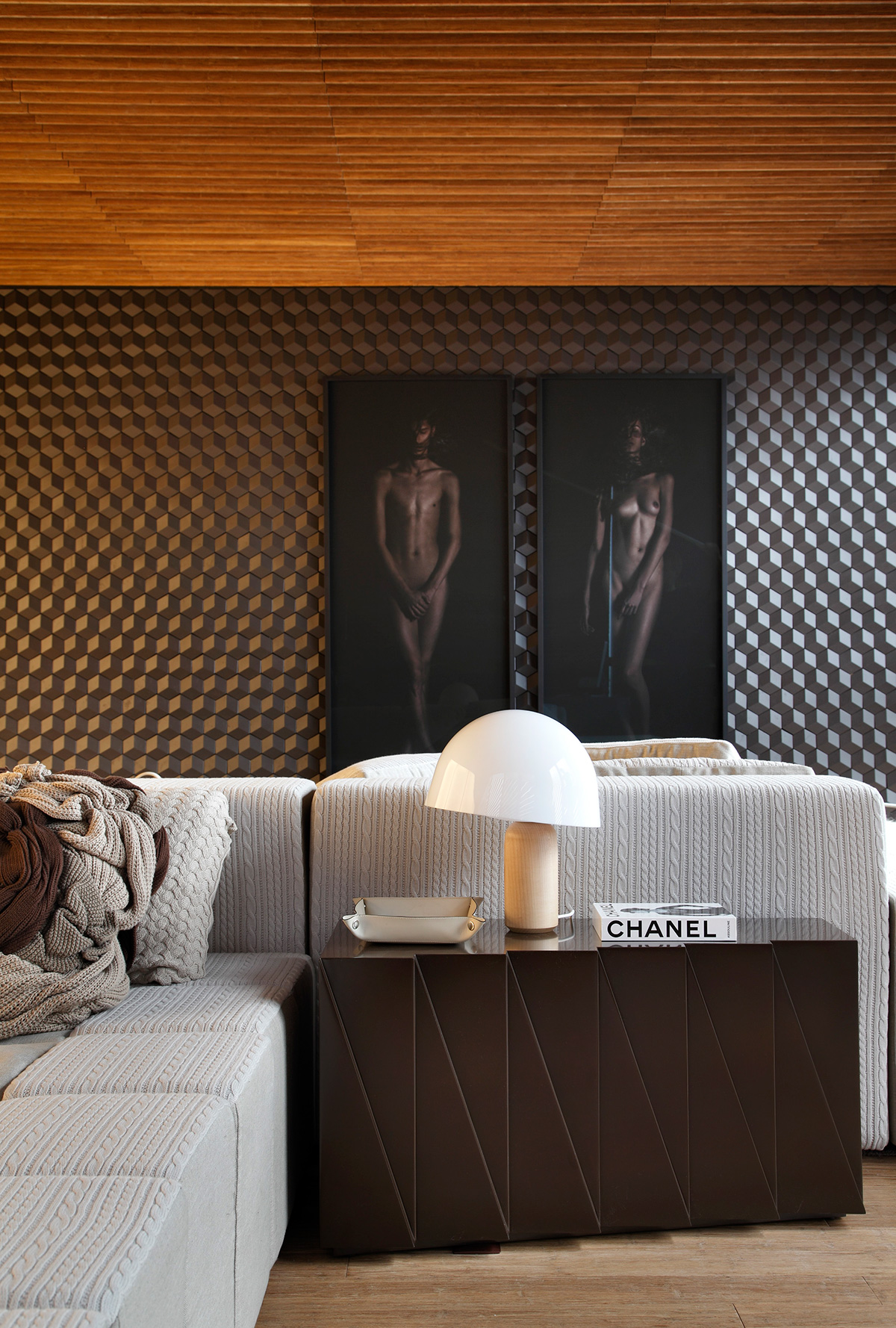 "Hotel Black" temporary installation by Studio Guilherme Torres at MostraBlack 2013 | Yellowtrace.