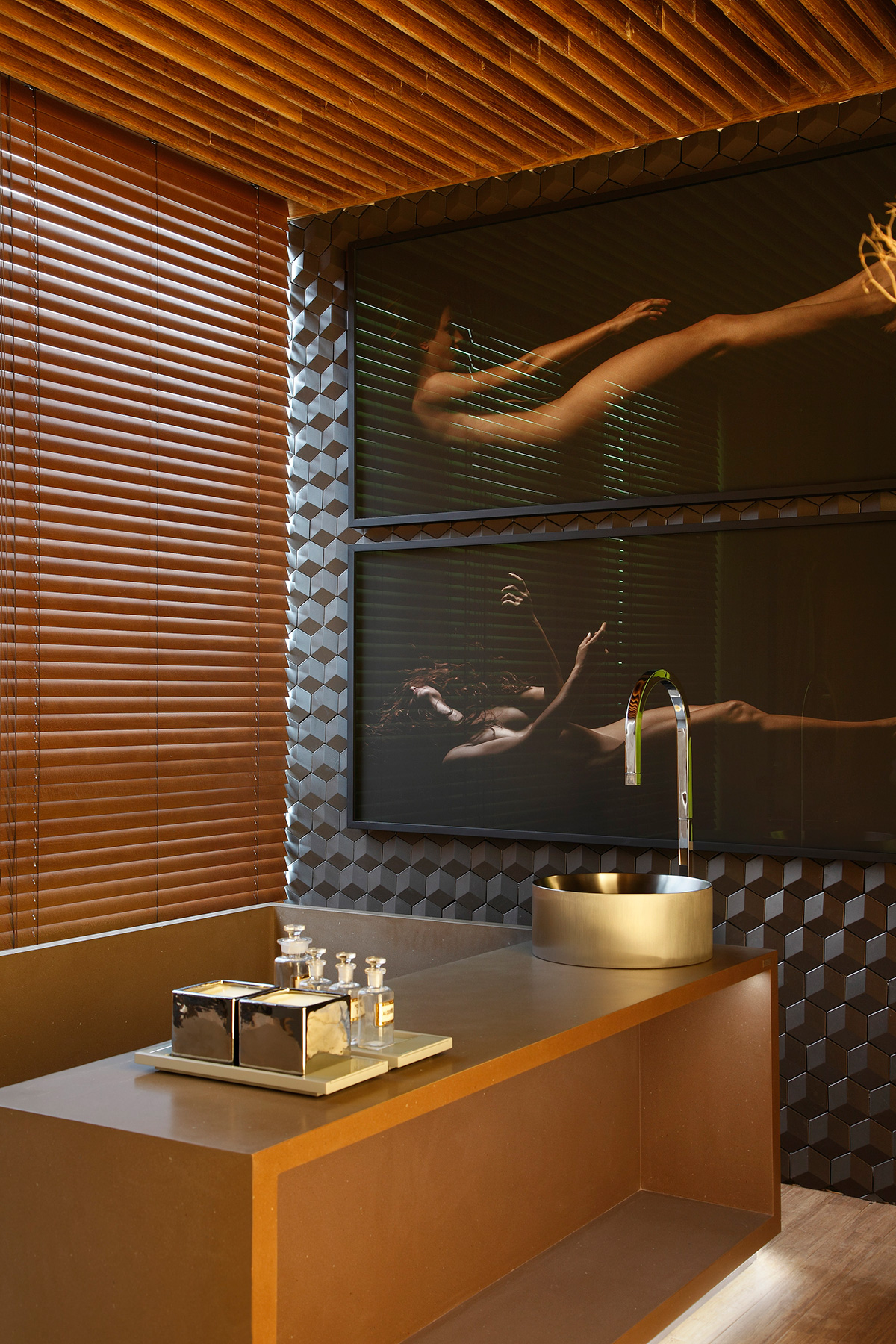 "Hotel Black" temporary installation by Studio Guilherme Torres at MostraBlack 2013 | Yellowtrace.