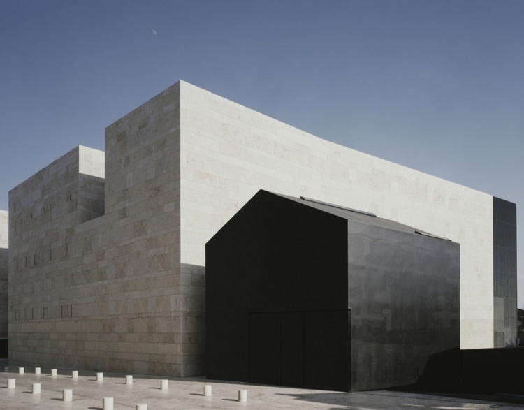 Sines Centre for the Arts, Portugal by Aires Mateus | Yellowtrace.