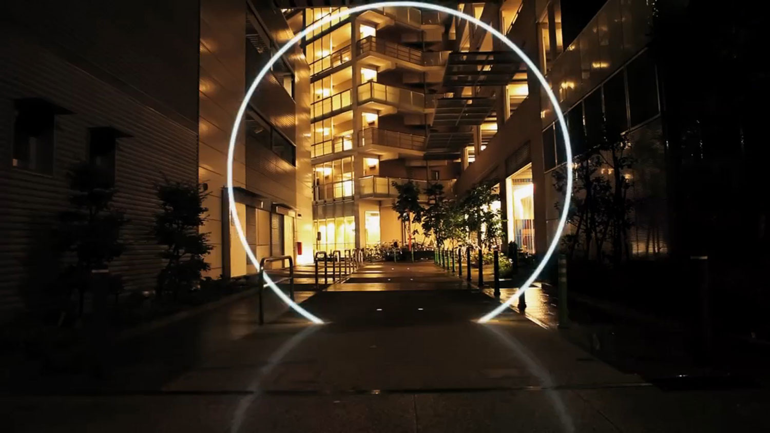Night Stroll Through Streets of Tokyo by Tao Tajima | Yellowtrace.