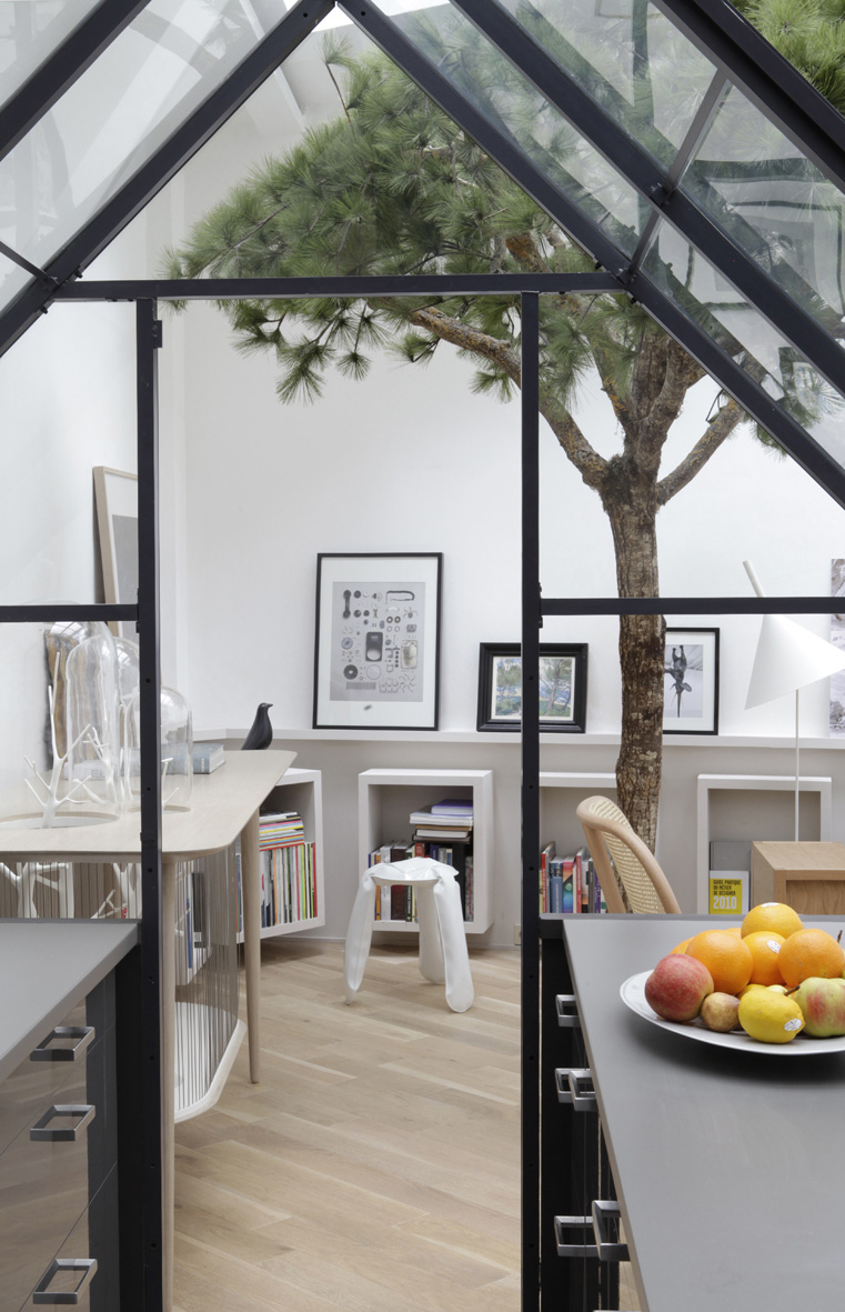 Paris Loft Apartment on Rue Voltaire by Grégoire De Lafforest | Yellowtrace.
