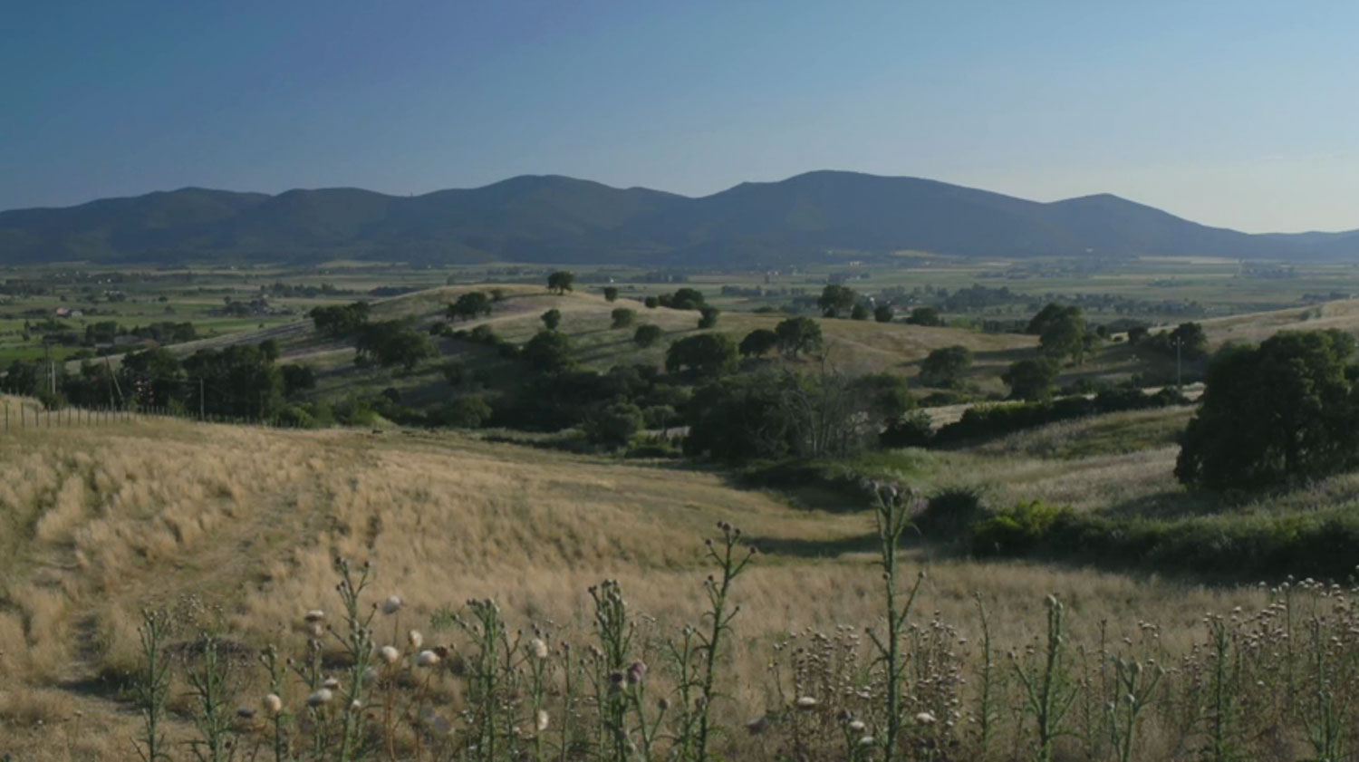 Piero Lissoni's Summer House in Tuscany, Italy | Yellowtrace. tuscan landscape