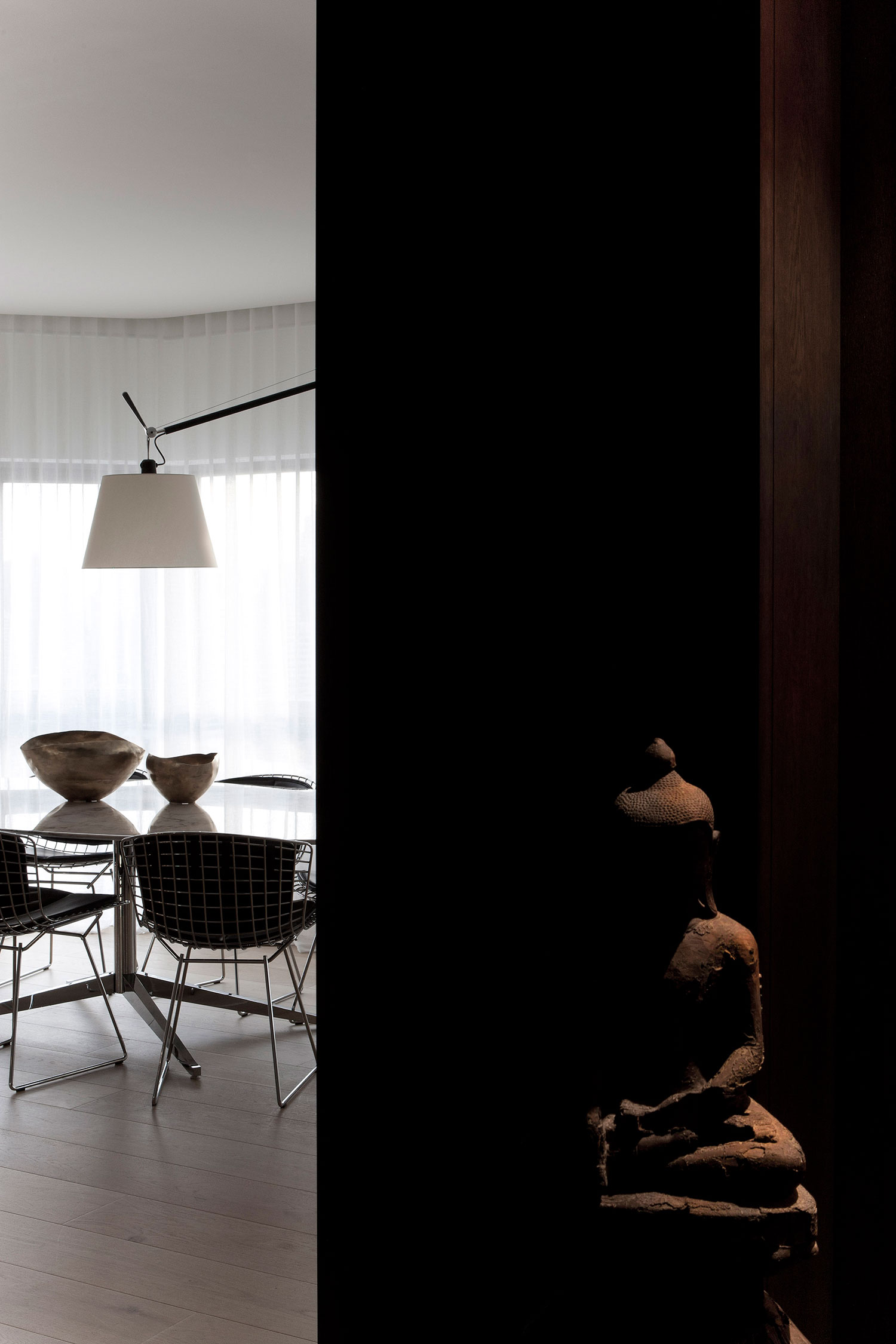 Potts Point Apartment by George Livissianis | Yellowtrace.