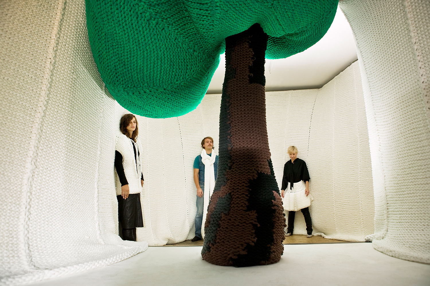 Extreme Knitting by Danish Textile Designer Isabel Berglund | Yellowtrace.