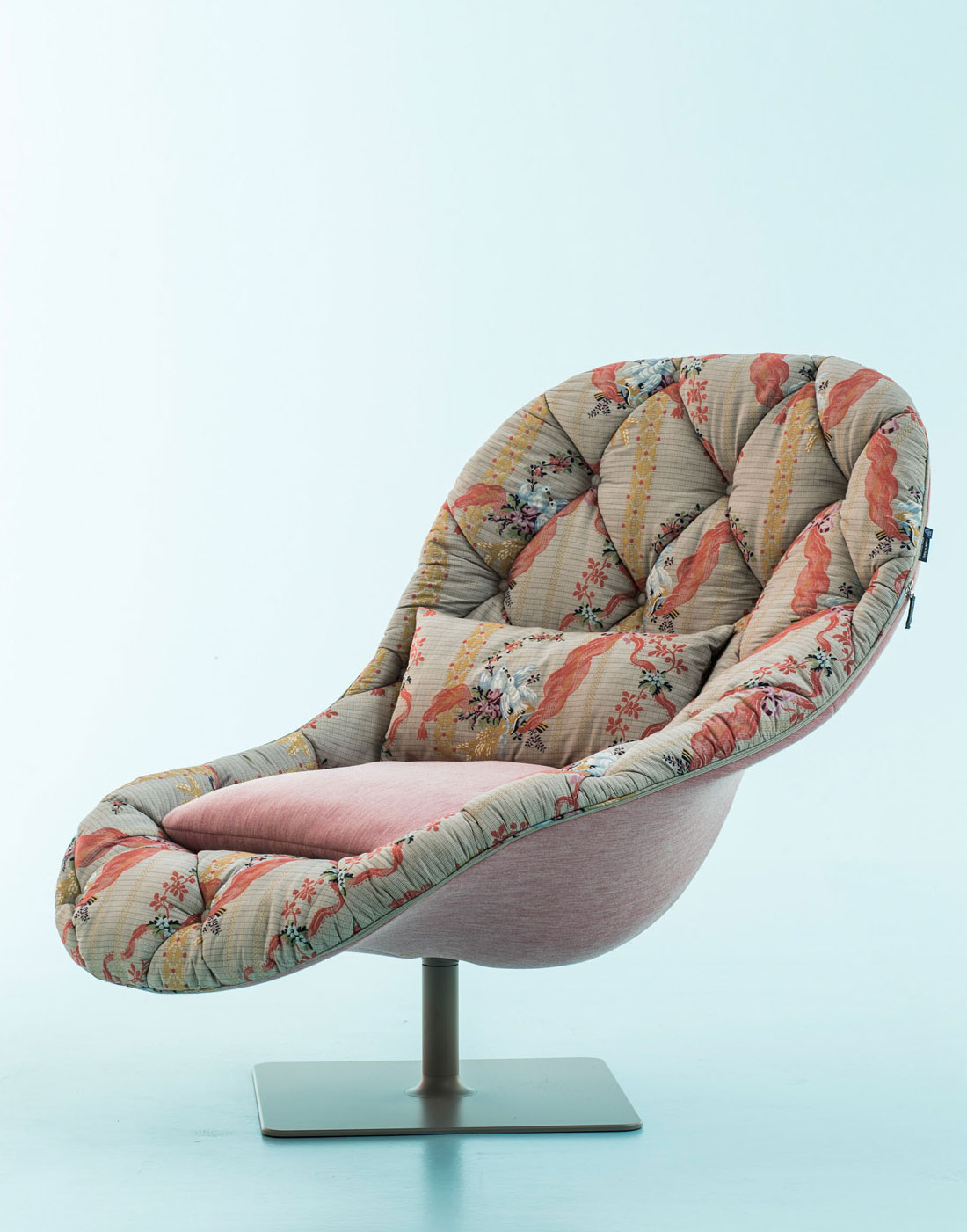 'Lo Sguardo Lateralep' exhibition by Moroso & Rubelli | Yellowtrace.