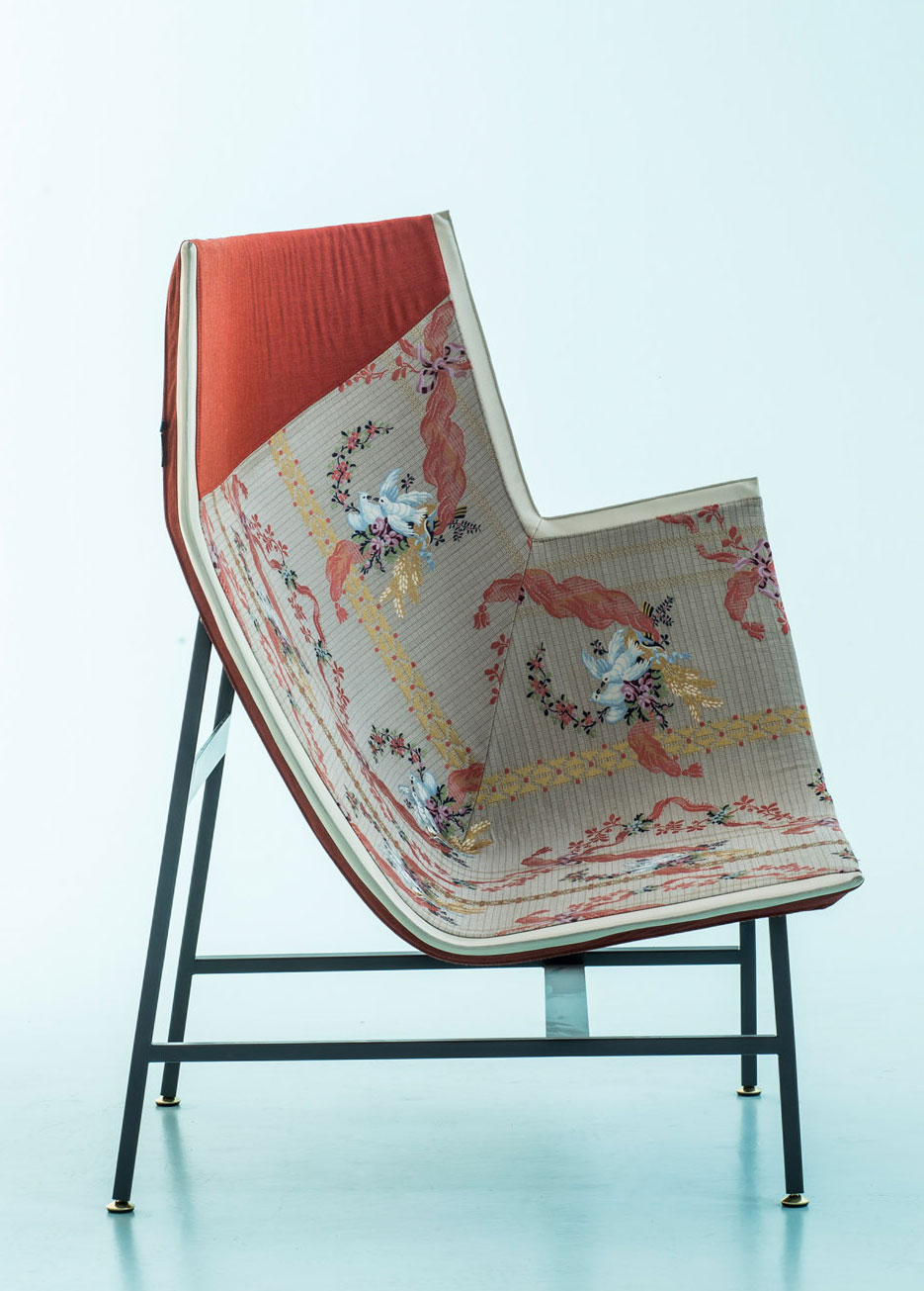 'Lo Sguardo Lateralep' exhibition by Moroso & Rubelli | Yellowtrace.